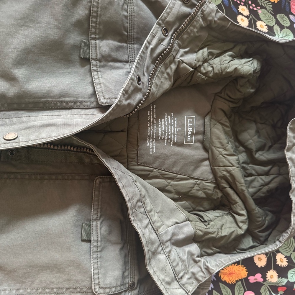 L.L. Bean Women's Heavy Thick Water resistantQuilted winter Coat Army Green EUC - Picture 5 of 10